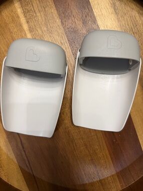 Munchin Faucet Extenders Set in Light Gray & White